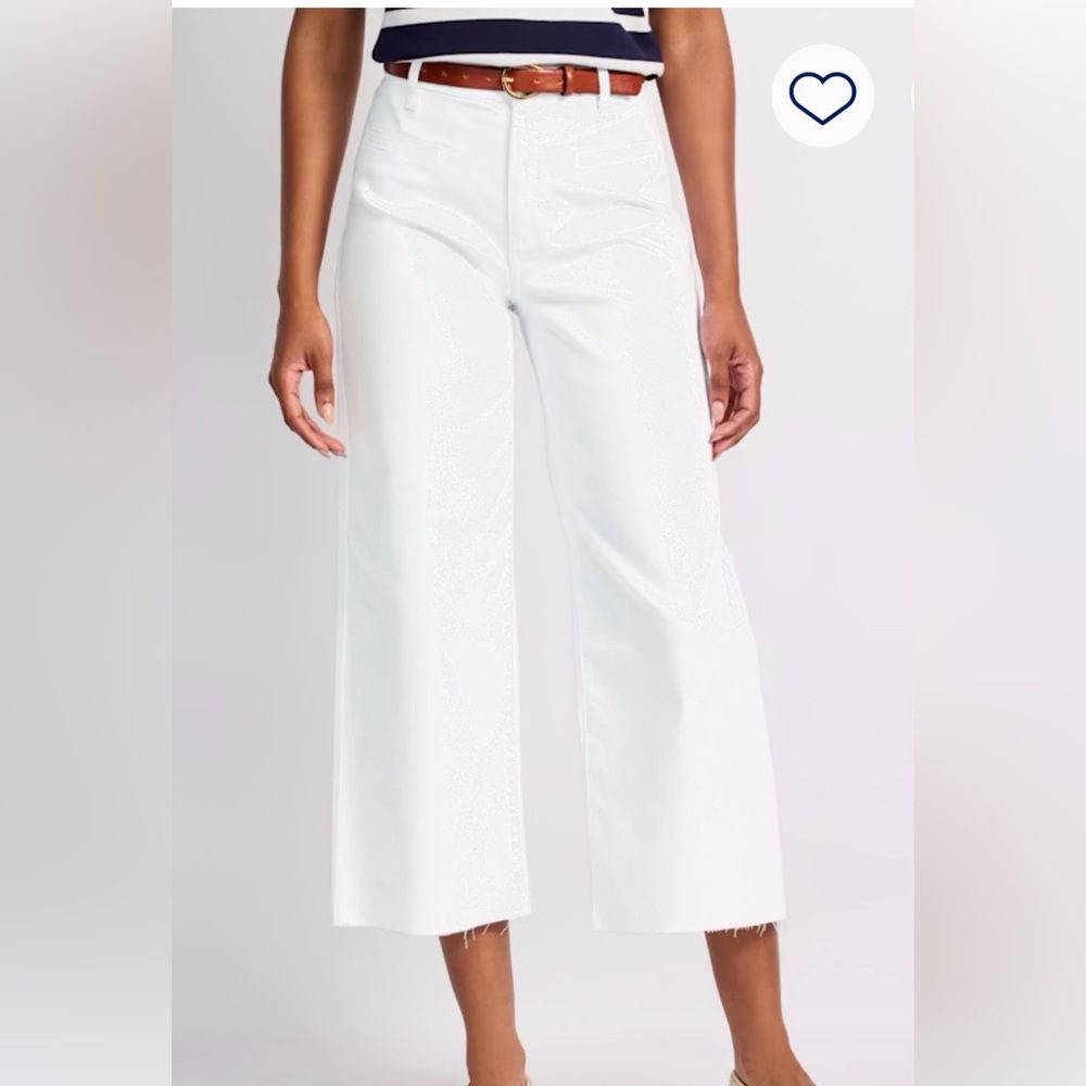 New with tags mid rise cropped relax fit jeans